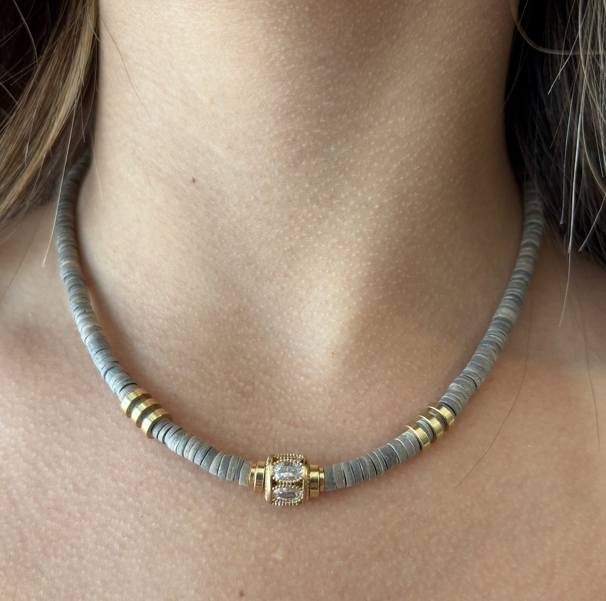Noa Choker Coquillage Gris CZ
