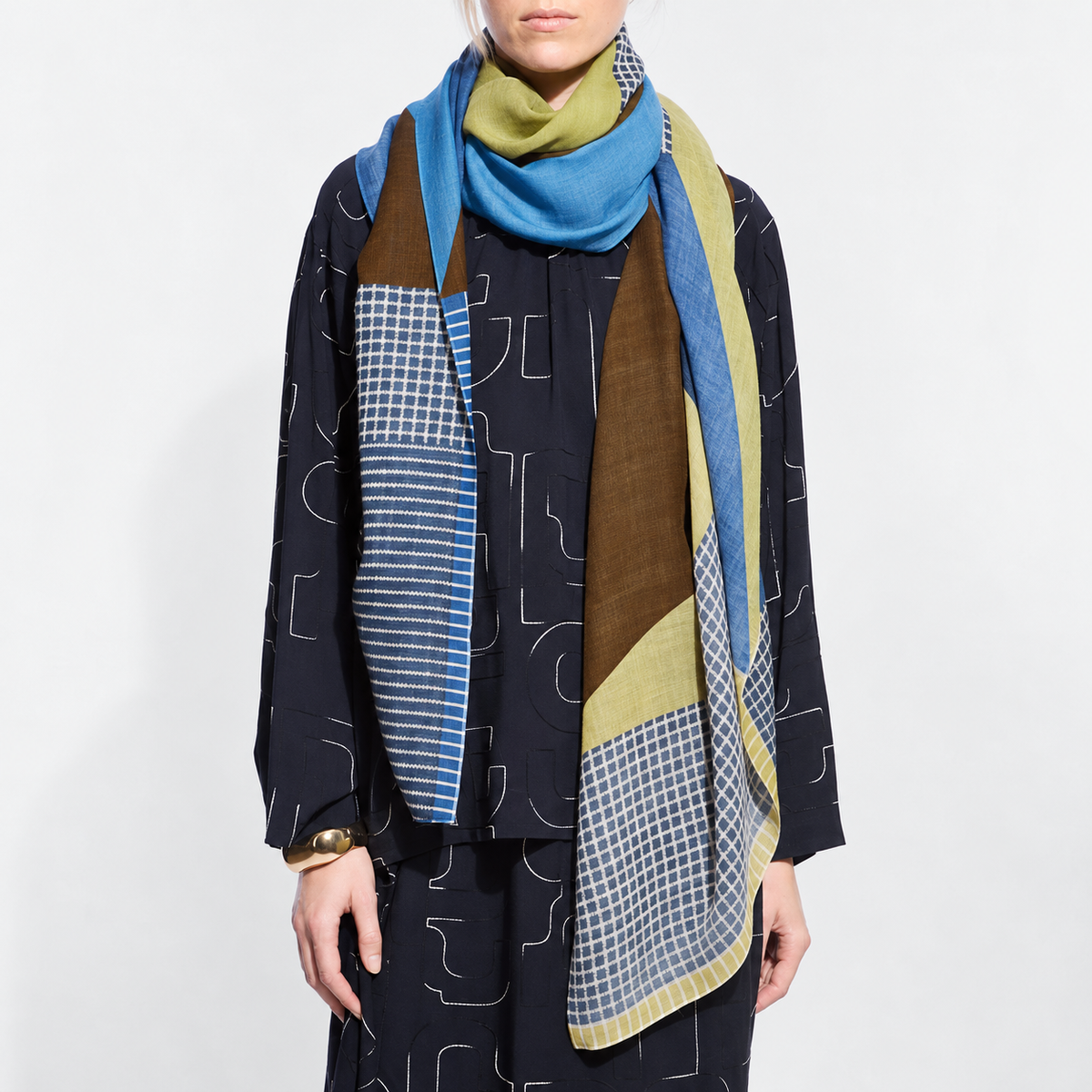 Surface Jet Scarf