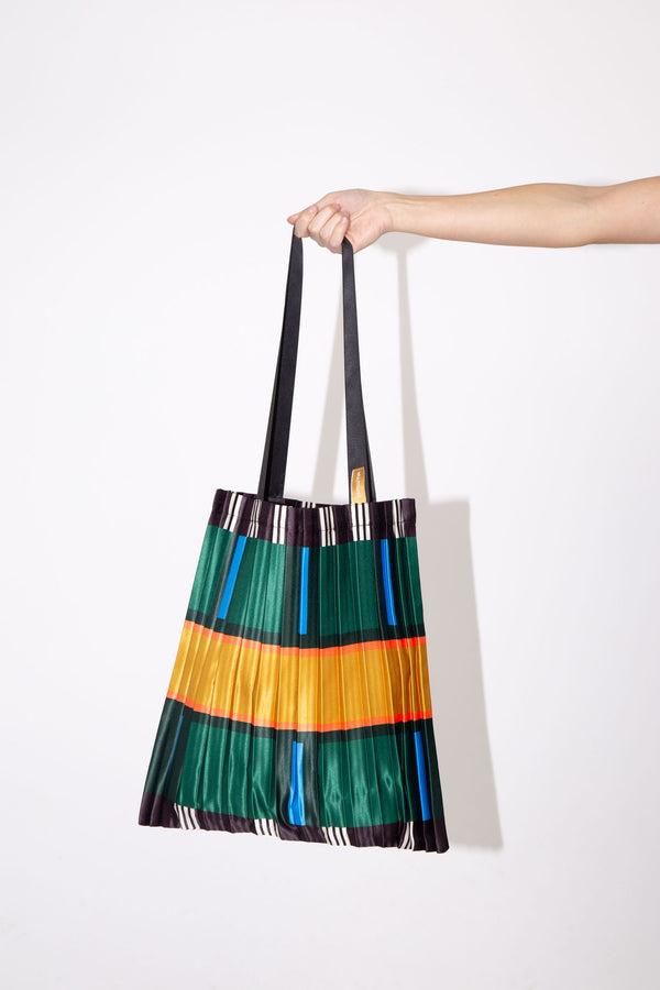 Multitudes Orosei Tote Bag