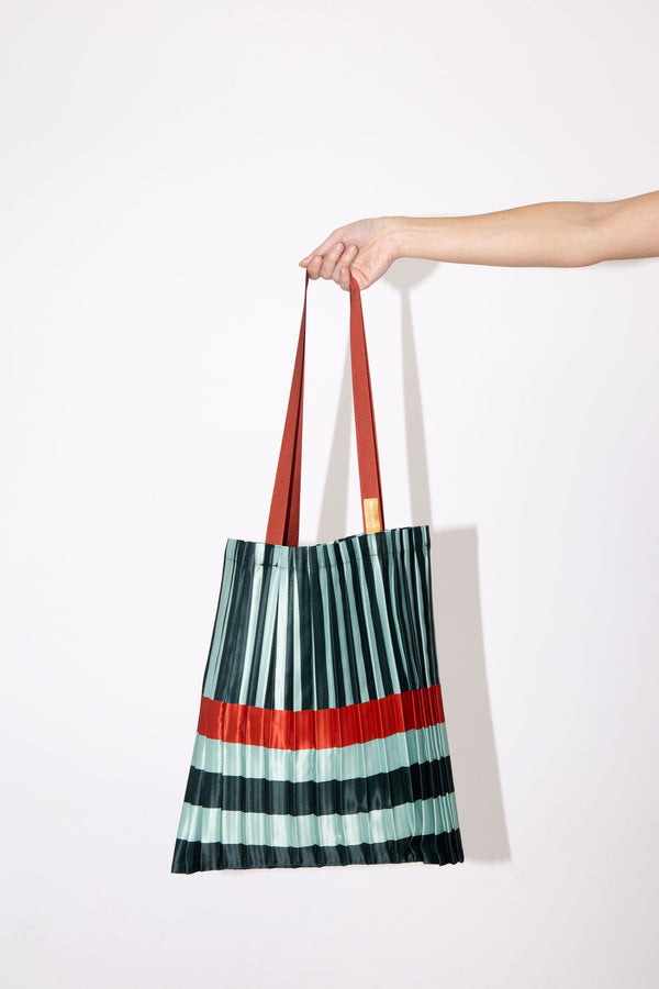 Multitudes Smeralda Tote Bag