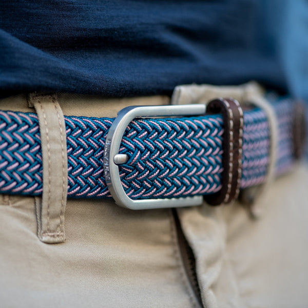 Close up detail of the silver buckle 